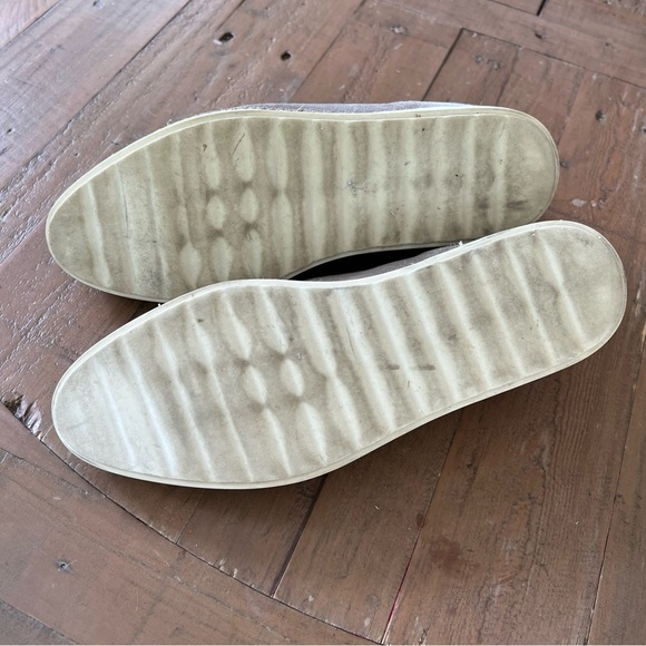 VINCE Dillon Sneakers EU 37 US 7 Beige Woodsmoke Suede Slip On Woven Preppy - Picture 9 of 9